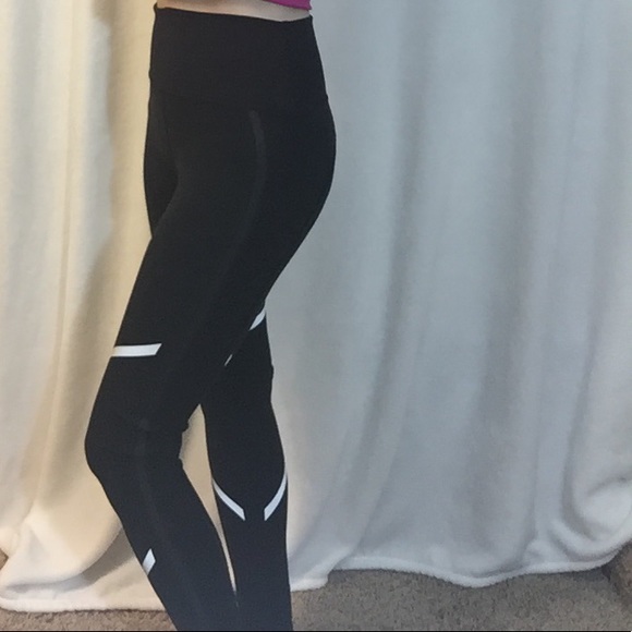 Alo Yoga Active Leggings - Picture 5 of 8